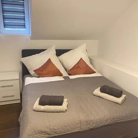 Kostic アパート *