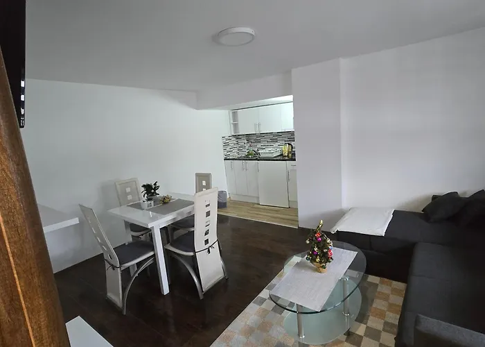 Kostic شقة زلاتيبور