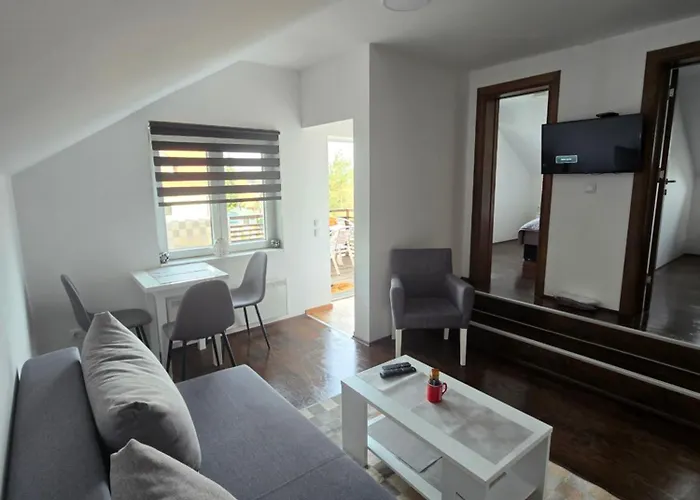 Kostic شقة زلاتيبور